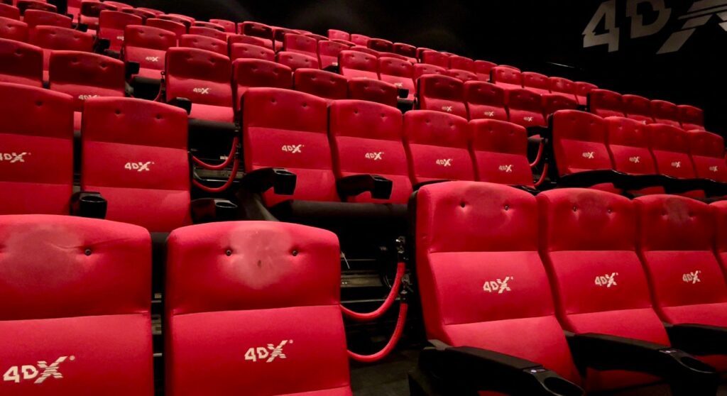 仙台 コレクション 映画館 4dx ポンチョ